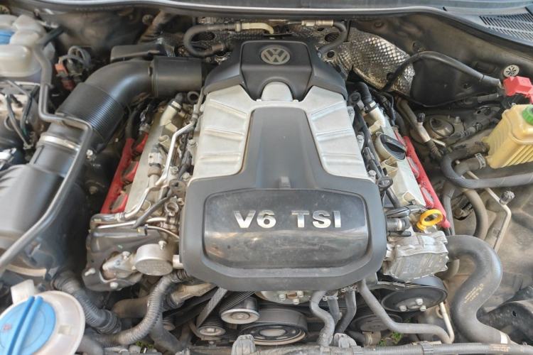 Used Volkswagen Touareg 2017 3.0 TSI Touareg Edition Engine Bay