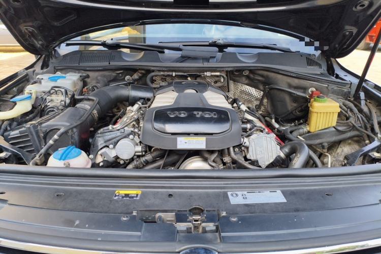 Used Volkswagen Touareg 2017 3.0 TSI Touareg Edition Engine Bay