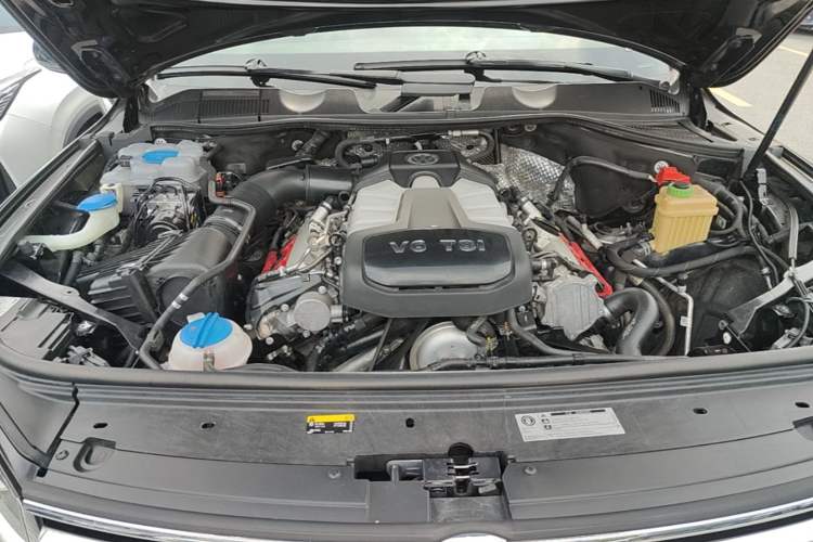 Used Volkswagen Touareg 2017 3.0 TSI Touareg Edition Engine Bay
