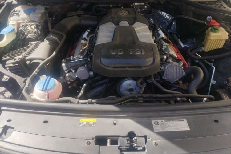 Used Volkswagen Touareg 2017 3.0 TSI Touareg Edition Engine Bay