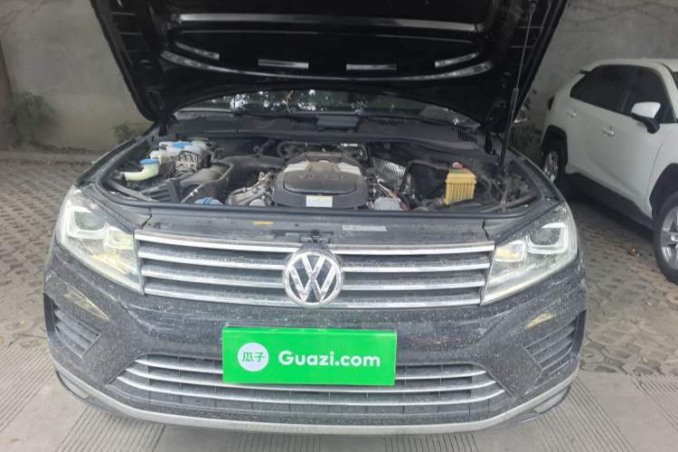 Used Volkswagen Touareg 2017 3.0 TSI Touareg Edition Engine Bay