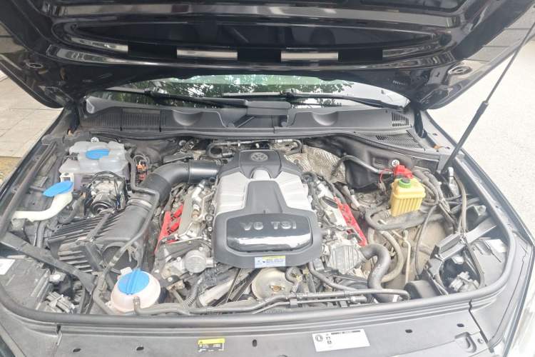 Used Volkswagen Touareg 2017 3.0 TSI Touareg Edition Engine Bay