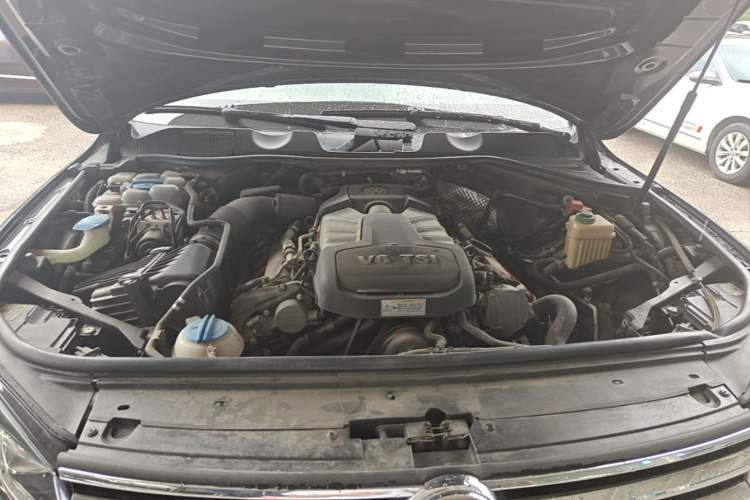 Used Volkswagen Touareg 2017 3.0 TSI Touareg Edition Engine Bay
