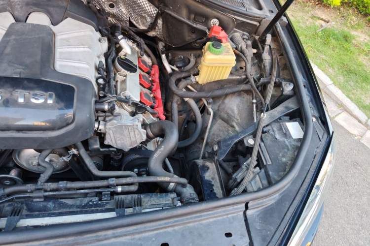 Used Volkswagen Touareg 2017 3.0 TSI Start Edition Engine Bay Left
