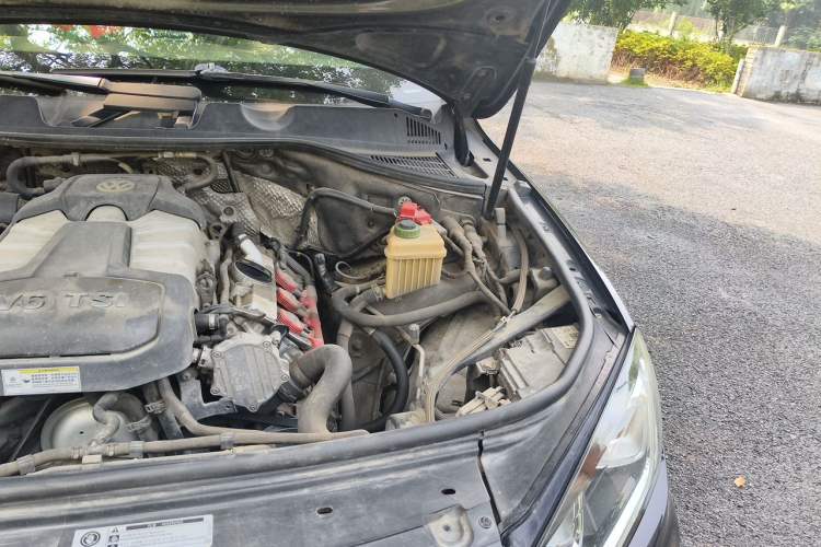Used Volkswagen Touareg 2017 3.0 TSI Touareg Edition Engine Bay Left