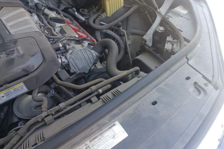 Used Volkswagen Touareg 2017 3.0 TSI Touareg Edition Engine Bay Left