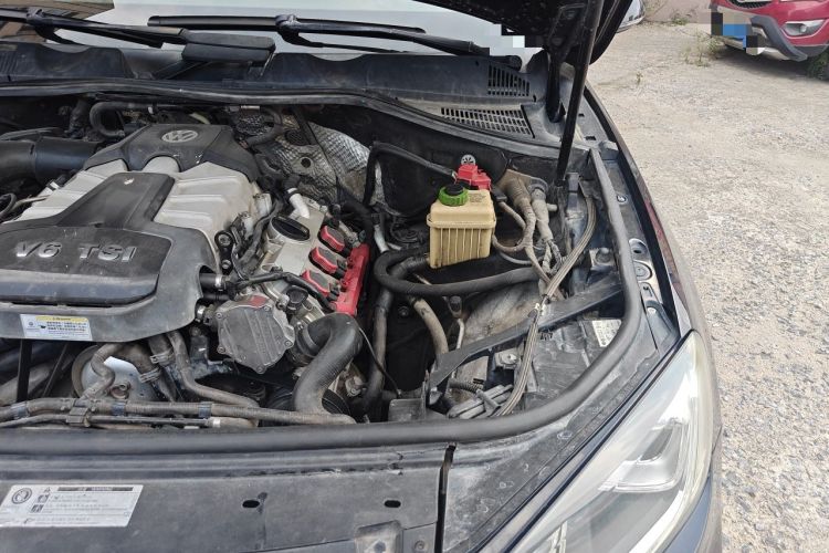 Used Volkswagen Touareg 2017 3.0 TSI Touareg Edition Engine Bay Left