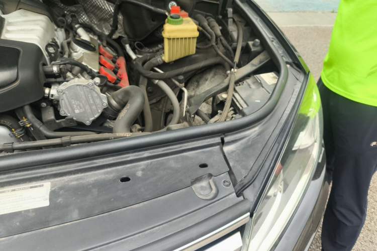 Used Volkswagen Touareg 2017 3.0 TSI Touareg Edition Engine Bay Left