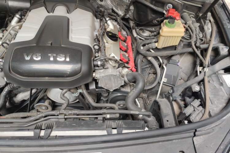 Used Volkswagen Touareg 2017 3.0 TSI Touareg Edition Engine Bay Left