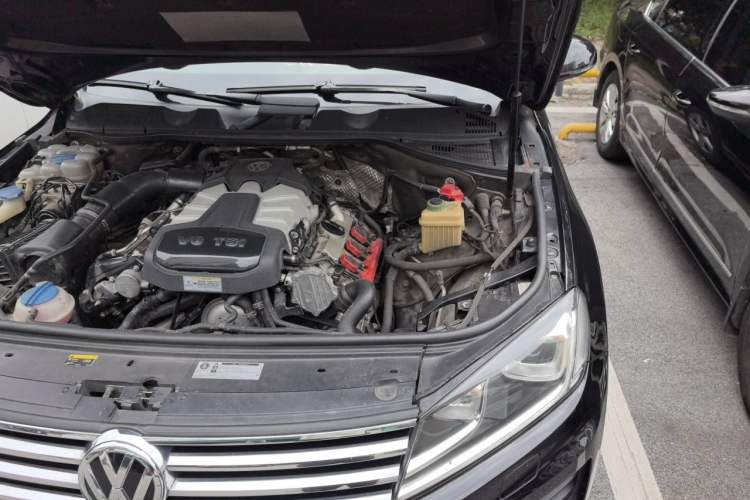 Used Volkswagen Touareg 2017 3.0 TSI Touareg Edition Engine Bay Left