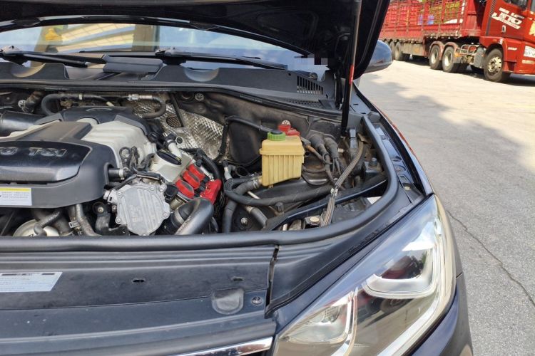 Used Volkswagen Touareg 2017 3.0 TSI Touareg Edition Engine Bay Left