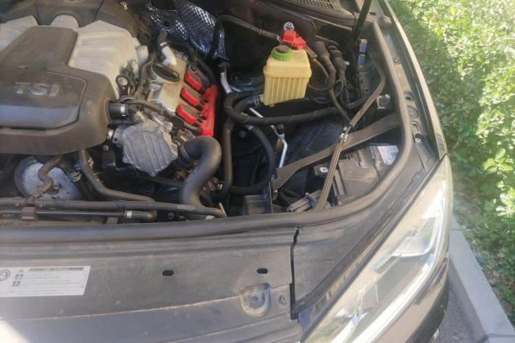 Used Volkswagen Touareg 2017 3.0 TSI Touareg Edition Engine Bay Left