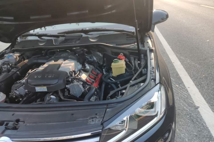 Used Volkswagen Touareg 2017 3.0 TSI Touareg Edition Engine Bay Left