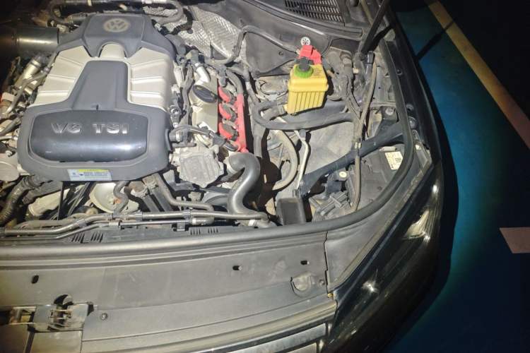 Used Volkswagen Touareg 2017 3.0 TSI Touareg Edition Engine Bay Left