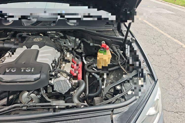 Used Volkswagen Touareg 2017 3.0 TSI Touareg Edition Engine Bay Left