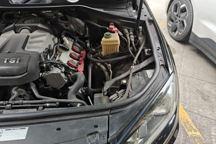 Used Volkswagen Touareg 2017 3.0 TSI Touareg Edition Engine Bay Left