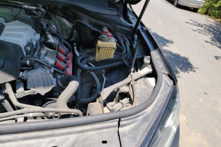 Used Volkswagen Touareg 2017 3.0 TSI Touareg Edition Engine Bay Left