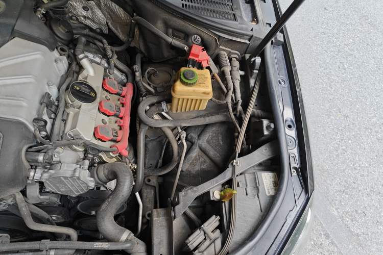 Used Volkswagen Touareg 2017 3.0 TSI Touareg Edition Engine Bay Left