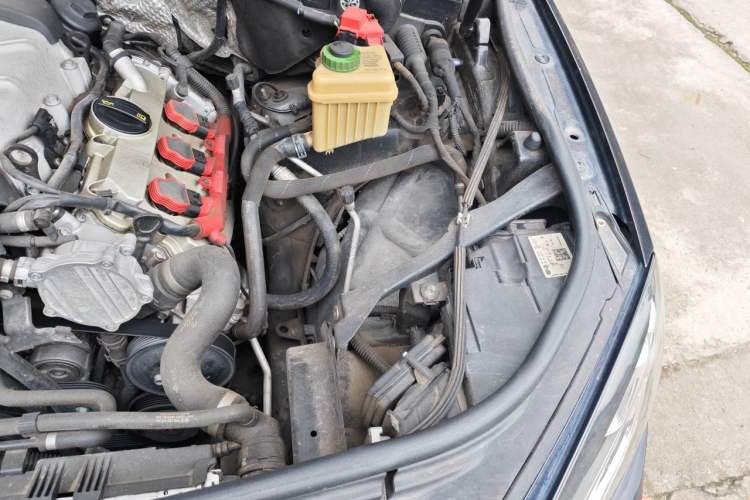 Used Volkswagen Touareg 2017 3.0 TSI Touareg Edition Engine Bay Left