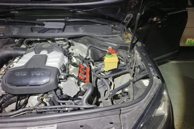 Used Volkswagen Touareg 2017 3.0 TSI Touareg Edition Engine Bay Left