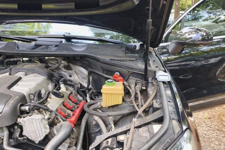 Used Volkswagen Touareg 2017 3.0 TSI Touareg Model Engine Bay Left