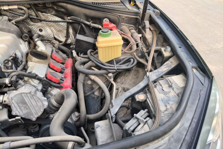 Used Volkswagen Touareg 2017 3.0 TSI Touareg Model Engine Bay Left