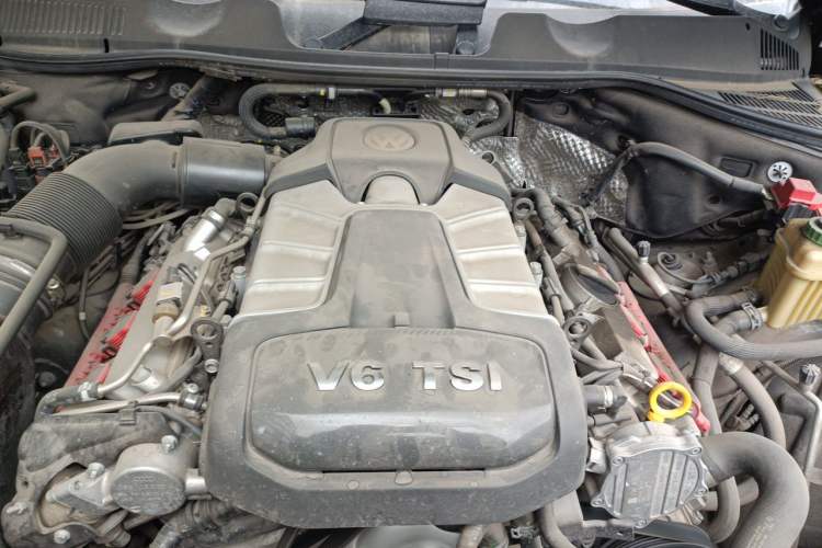 Used Volkswagen Touareg 2017 3.0 TSI Touareg Edition Engine Bay