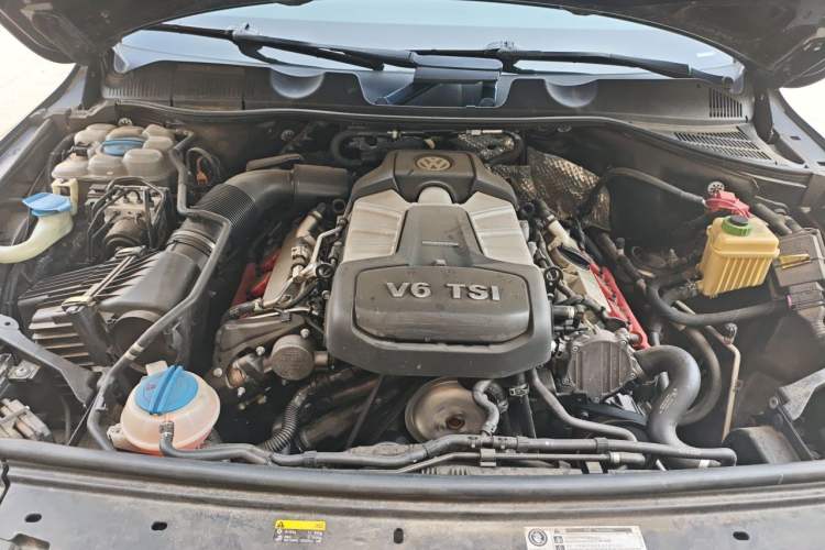 Used Volkswagen Touareg 2017 3.0 TSI Touareg Edition Engine Bay