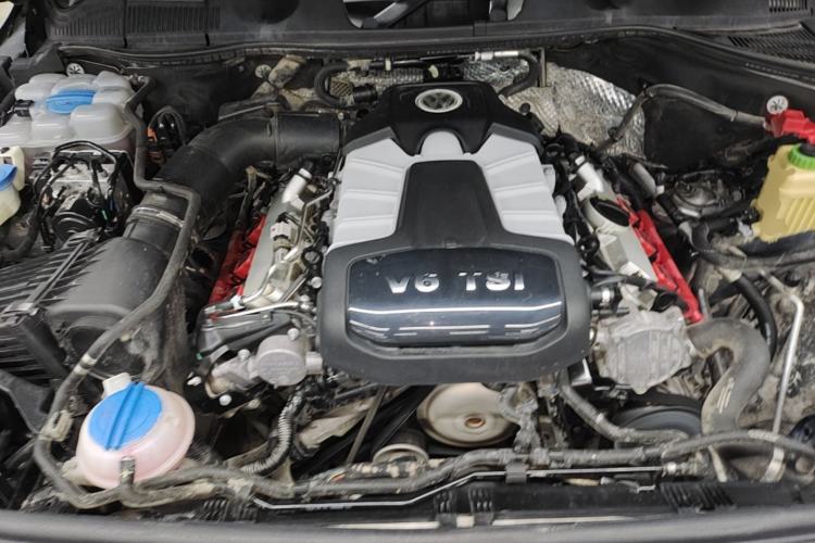 Used Volkswagen Touareg 2017 3.0 TSI Touareg Edition Engine Bay