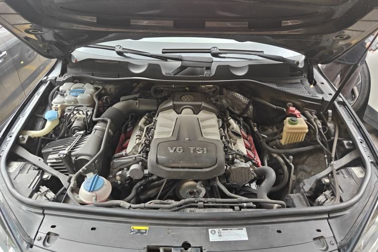 Used Volkswagen Touareg 2017 3.0 TSI Touareg Edition Engine Bay