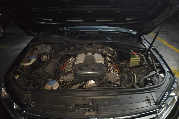 Used Volkswagen Touareg 2017 3.0 TSI Touareg Edition Engine Bay
