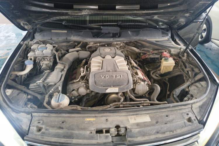 Used Volkswagen Touareg 2017 3.0 TSI Touareg Edition Engine Bay