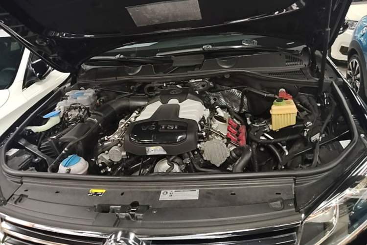Used Volkswagen Touareg 2017 3.0 TSI Touareg Edition Engine Bay