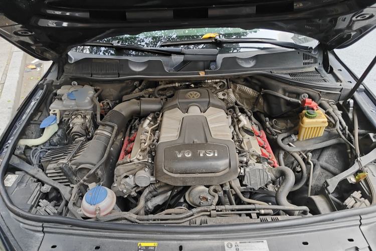 Used Volkswagen Touareg 2017 3.0 TSI Touareg Edition Engine Bay