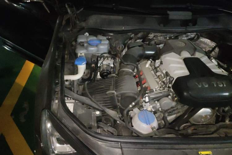 Used Volkswagen Touareg 2017 3.0 TSI Yuyue Model Engine Bay Right