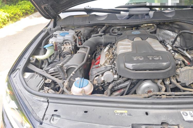 Used Volkswagen Touareg 2017 3.0 TSI Executive Edition Engine Bay Right