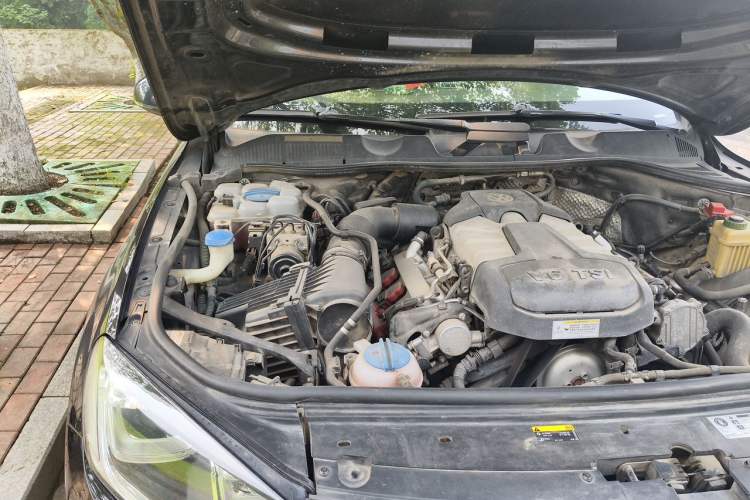 Used Volkswagen Touareg 2017 3.0 TSI Touareg Edition Engine Bay Right