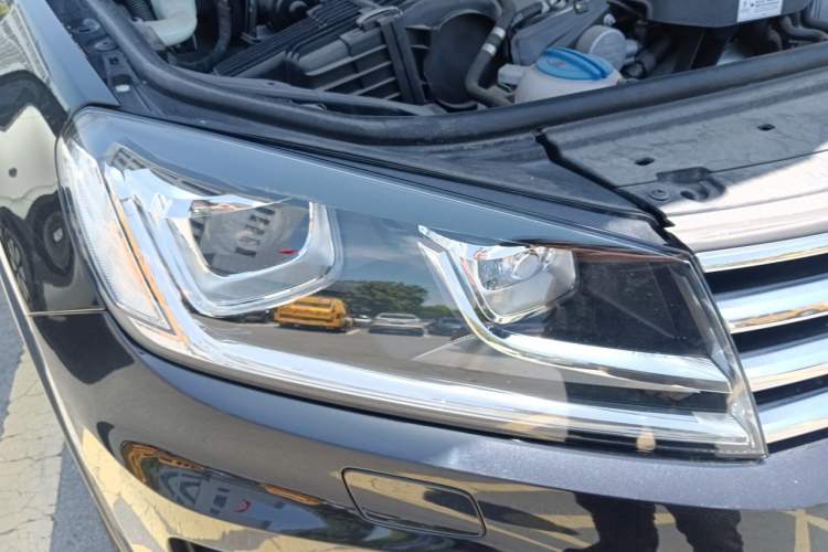 Used Volkswagen Touareg 2017 3.0 TSI Touareg Edition Engine Bay Right