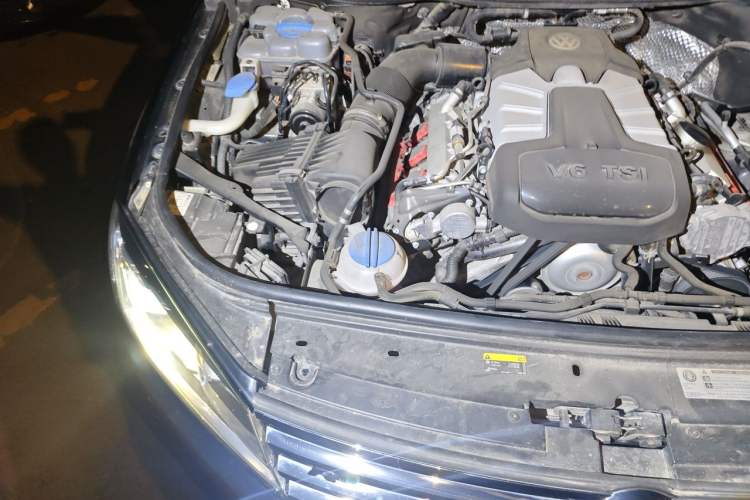 Used Volkswagen Touareg 2017 3.0 TSI Touareg Edition Engine Bay Right