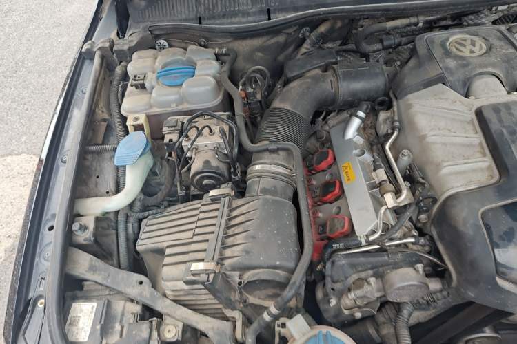Used Volkswagen Touareg 2017 3.0 TSI Yuyue Model Engine Bay Right