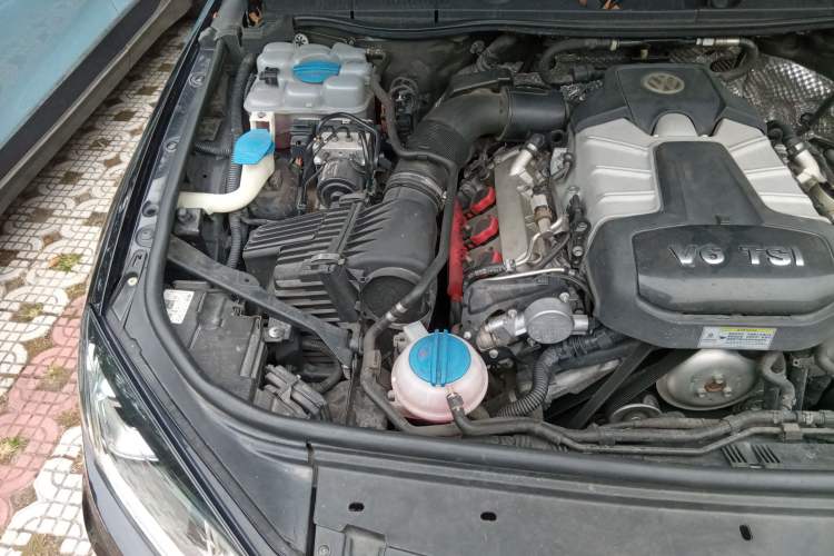 Used Volkswagen Touareg 2017 3.0 TSI Touareg Edition Engine Bay Right