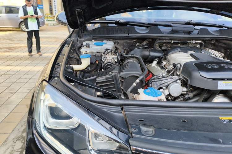 Used Volkswagen Touareg 2017 3.0 TSI Touareg Edition Engine Bay Right