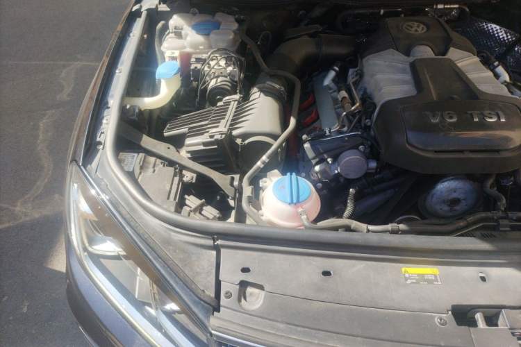 Used Volkswagen Touareg 2017 3.0 TSI Touareg Edition Engine Bay Right