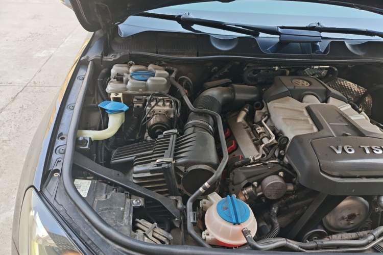 Used Volkswagen Touareg 2017 3.0 TSI Touareg Edition Engine Bay Right