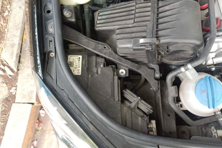 Used Volkswagen Touareg 2017 3.0 TSI Touareg Model Engine Bay Right