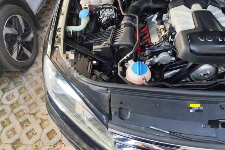 Used Volkswagen Touareg 2017 3.0 TSI Touareg Model Engine Bay Right