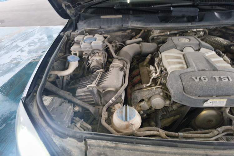 Used Volkswagen Touareg 2017 3.0 TSI Touareg Edition Engine Bay Right