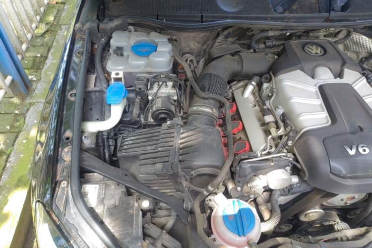 Used Volkswagen Touareg 2017 3.0 TSI Touareg Model Engine Bay Right