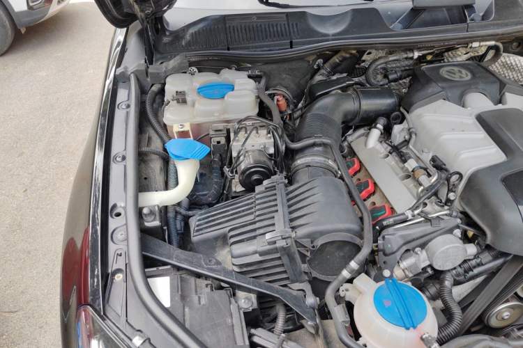 Used Volkswagen Touareg 2017 3.0 TSI Touareg Model Engine Bay Right