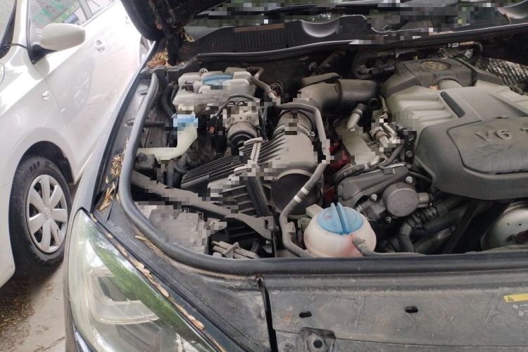 Used Volkswagen Touareg 2017 3.0 TSI Touareg Model Engine Bay Right